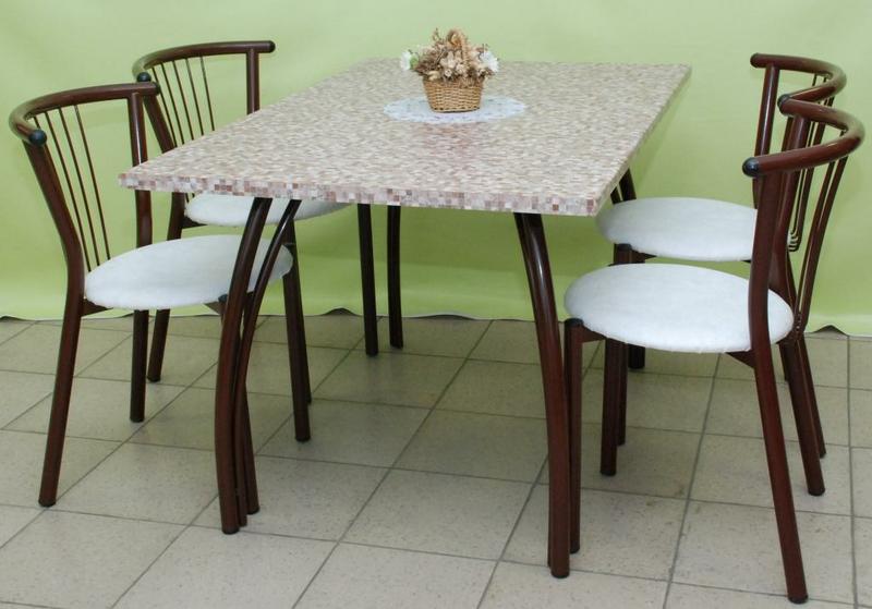 Столы курганинск. Стол кухонный. Столы и стулья для кухни. Кухонный стол и стулья. Стол с табуретками для кухни.